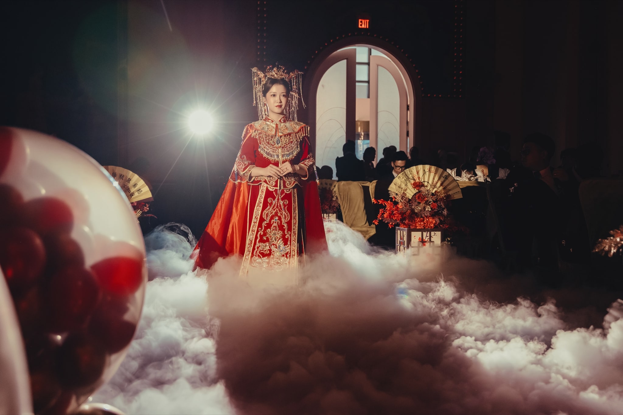 Bride in 龙凤褂 walking through dry-ice fog into a Toronto banquet hall — Orchid Photo, Janice's wedding, 2026