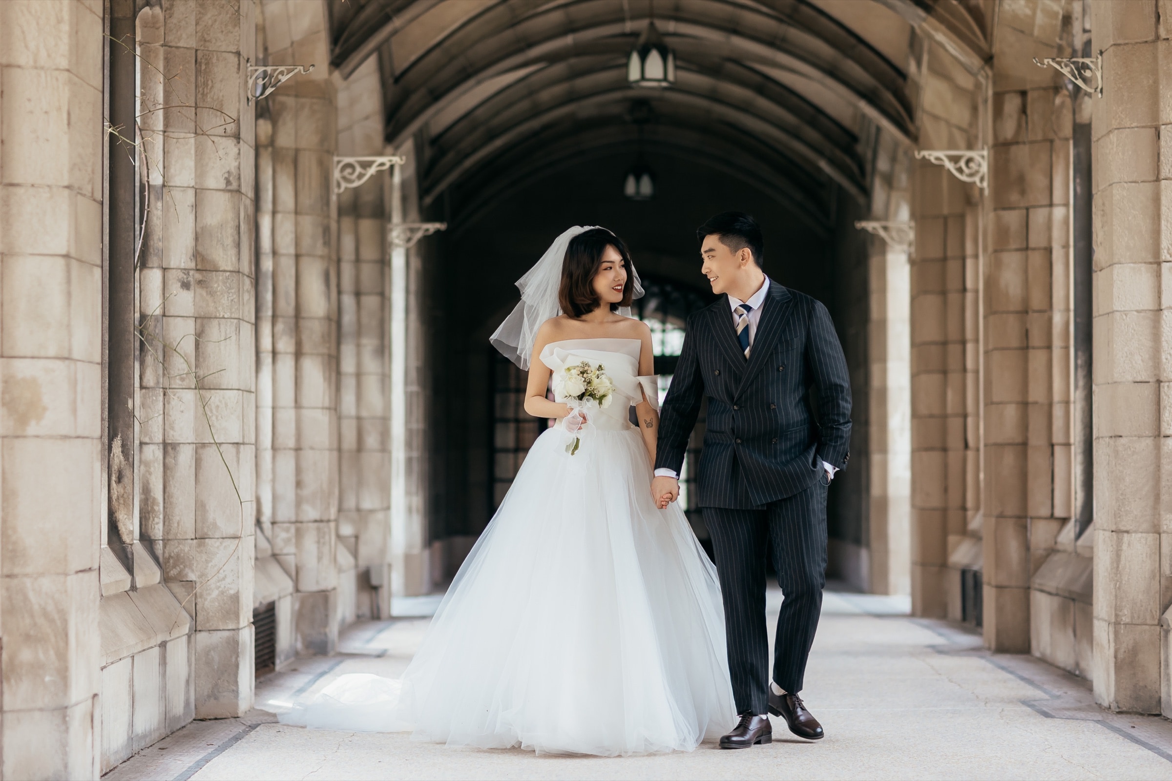 The couple in the stone cloister, Knox College