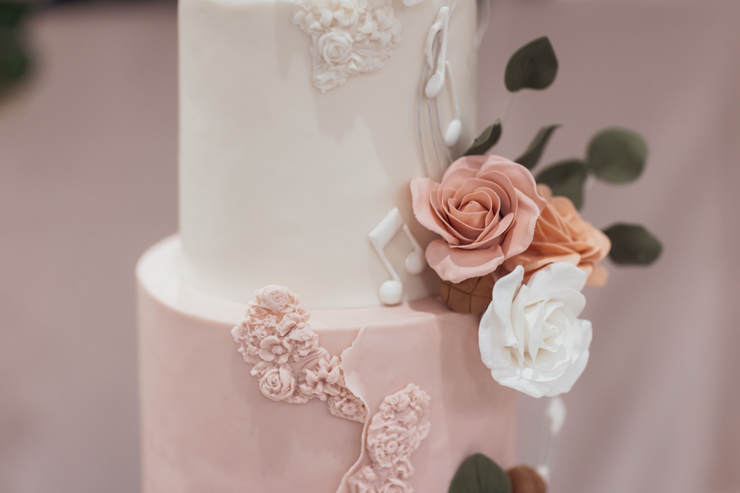 The floral wedding cake